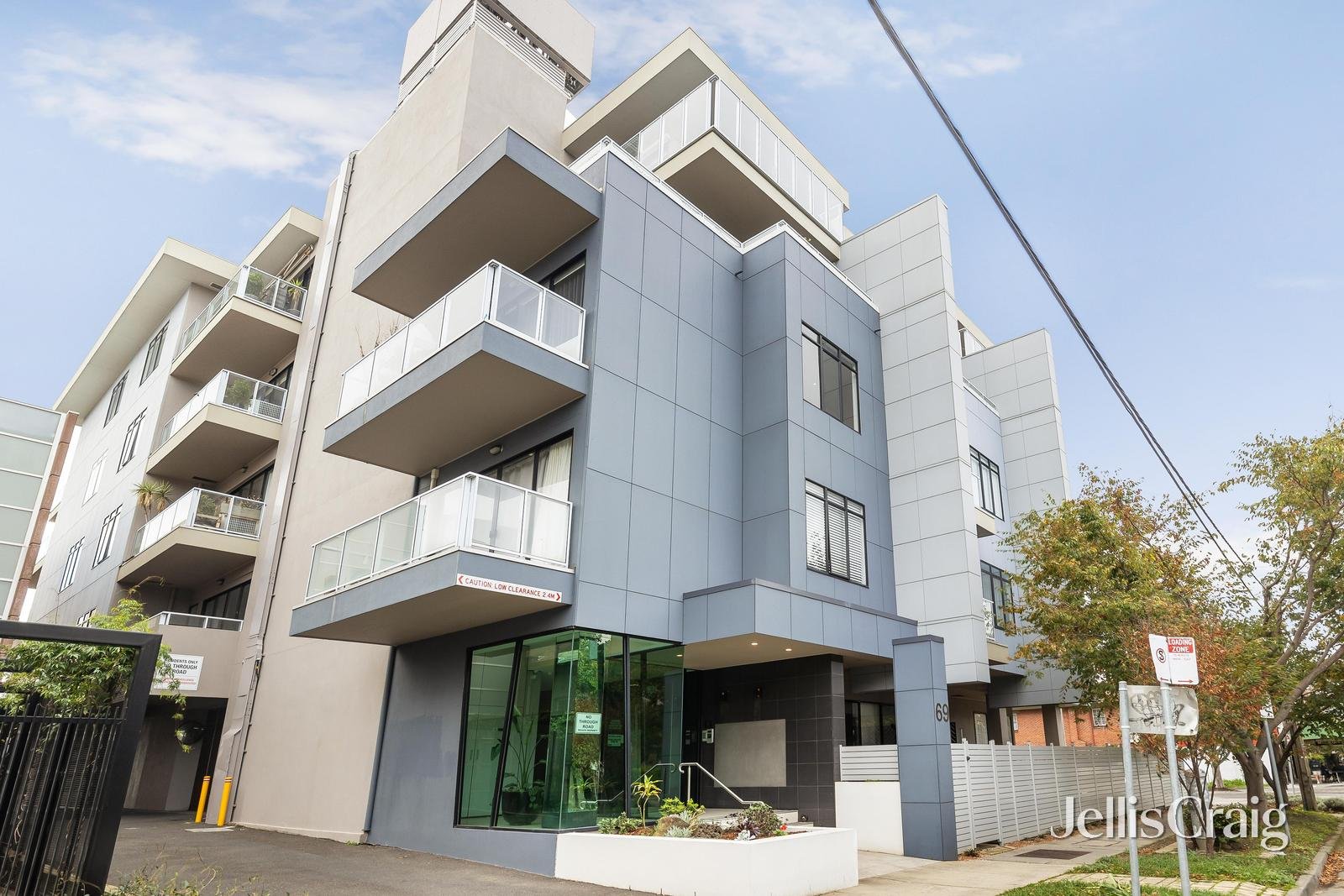 8/69 Wellington Street, St&nbsp;Kilda image 5