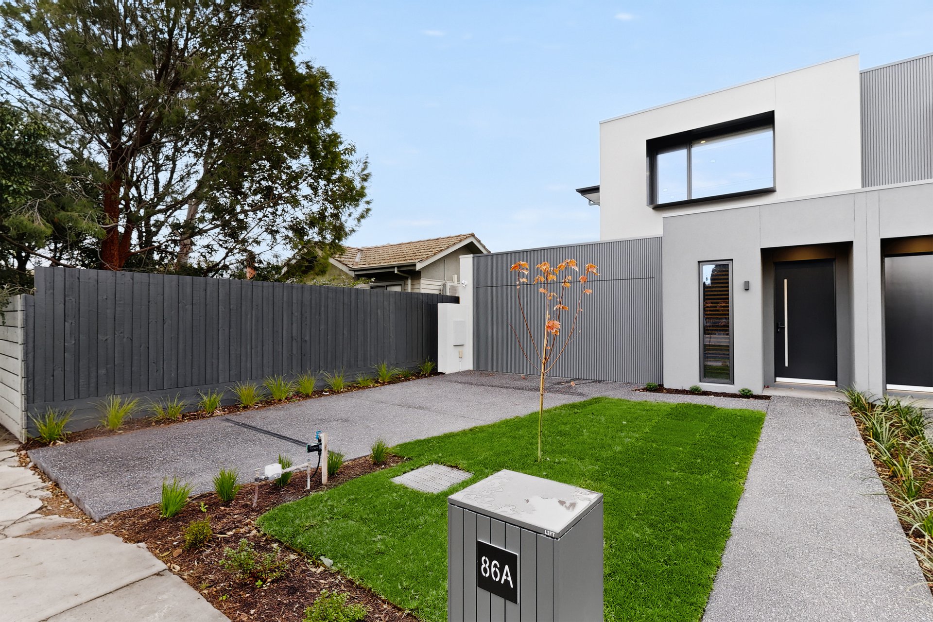 86A Leila Road, Carnegie image 1