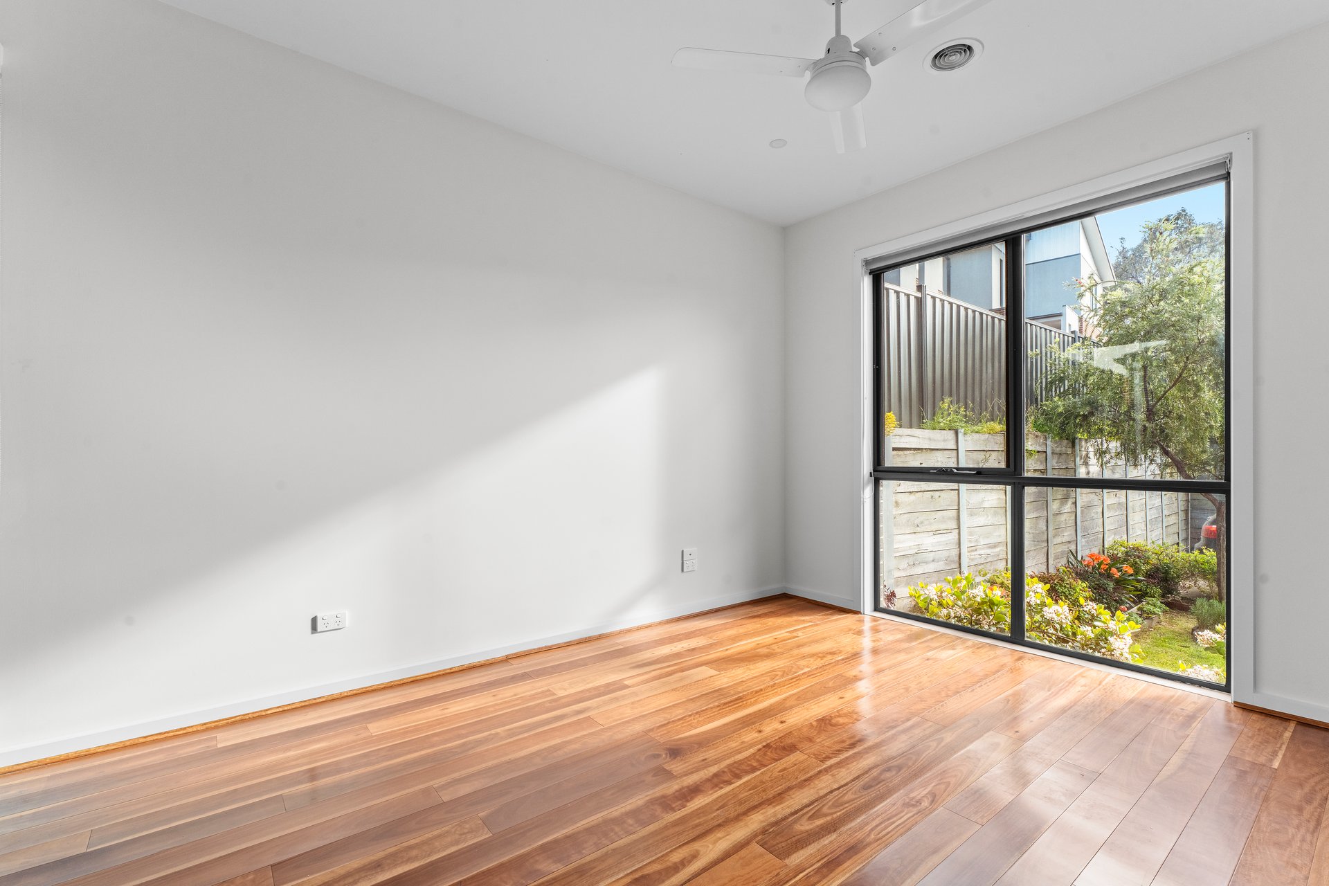 8/7-8 Seaton Court, Mount Waverley image 8