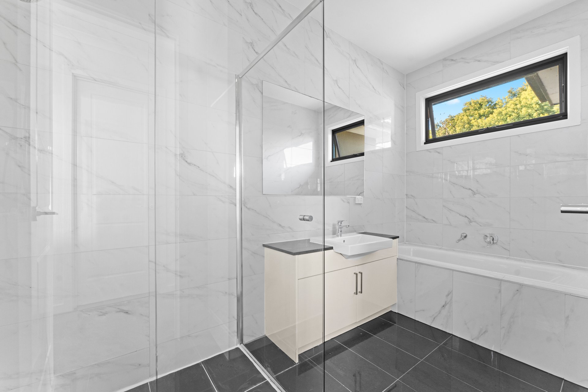 8/7-8 Seaton Court, Mount Waverley image 9