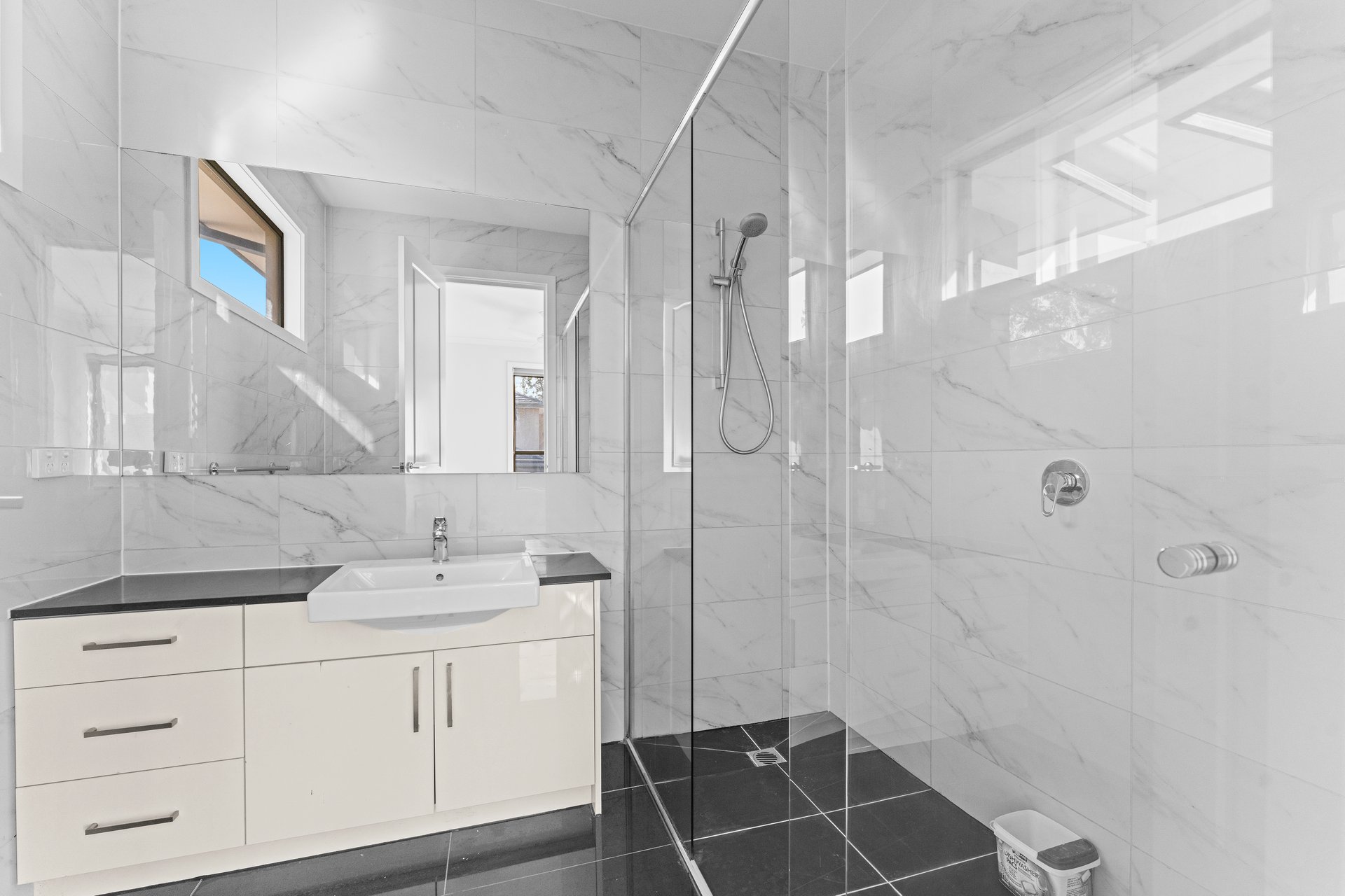 8/7-8 Seaton Court, Mount Waverley image 5