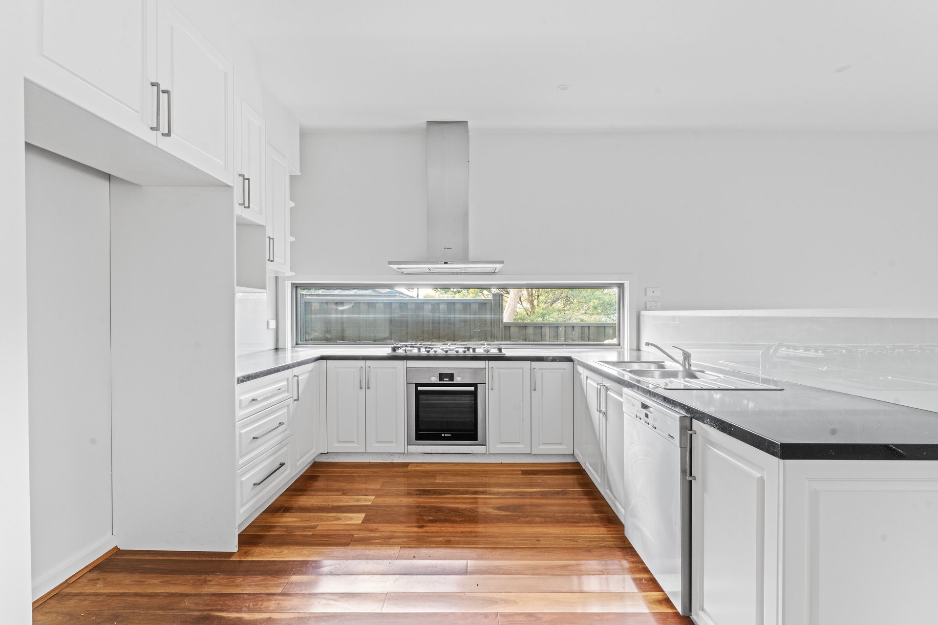 8/7-8 Seaton Court, Mount&nbsp;Waverley image 2