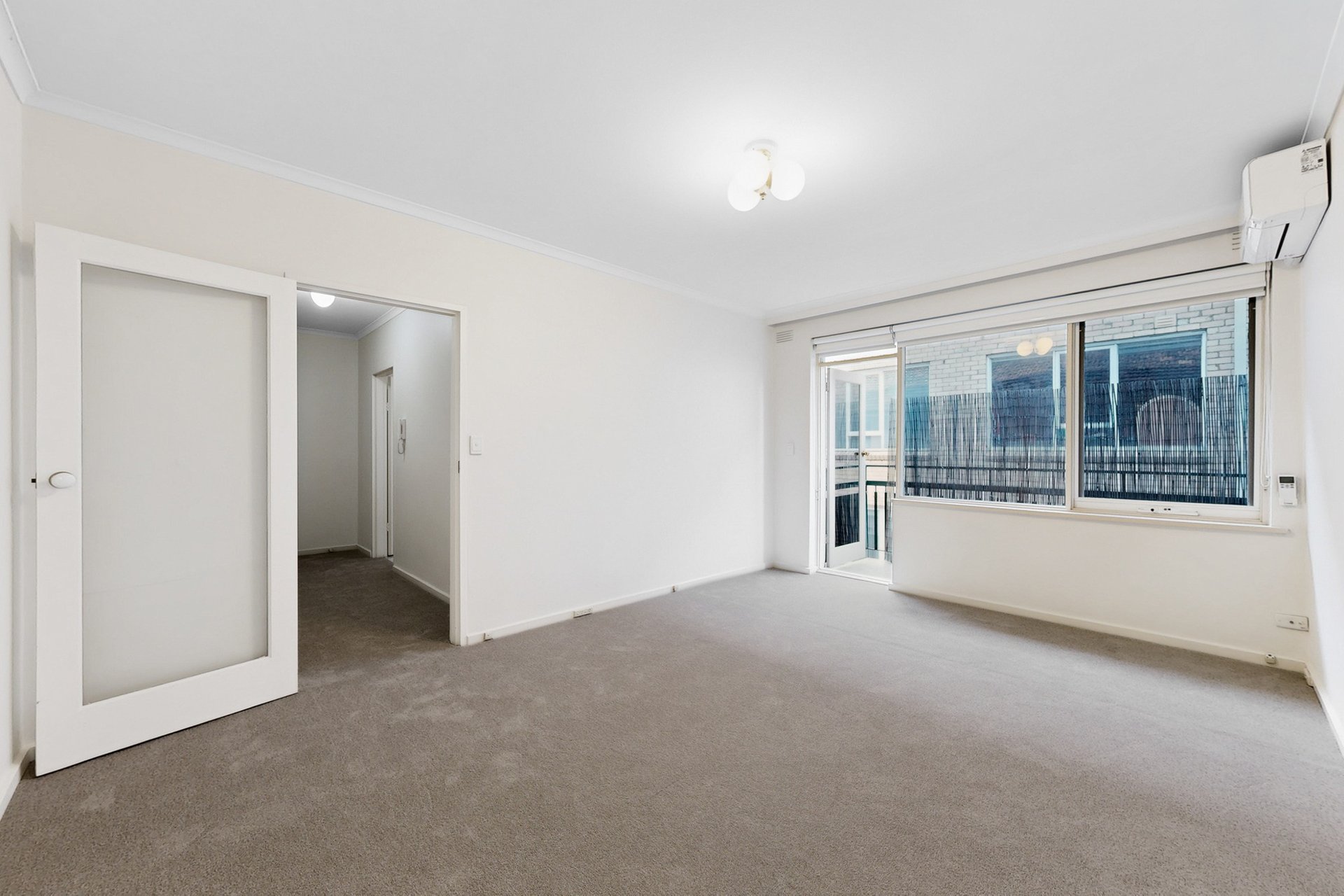 8/7 Alfriston Avenue, Elwood image 3