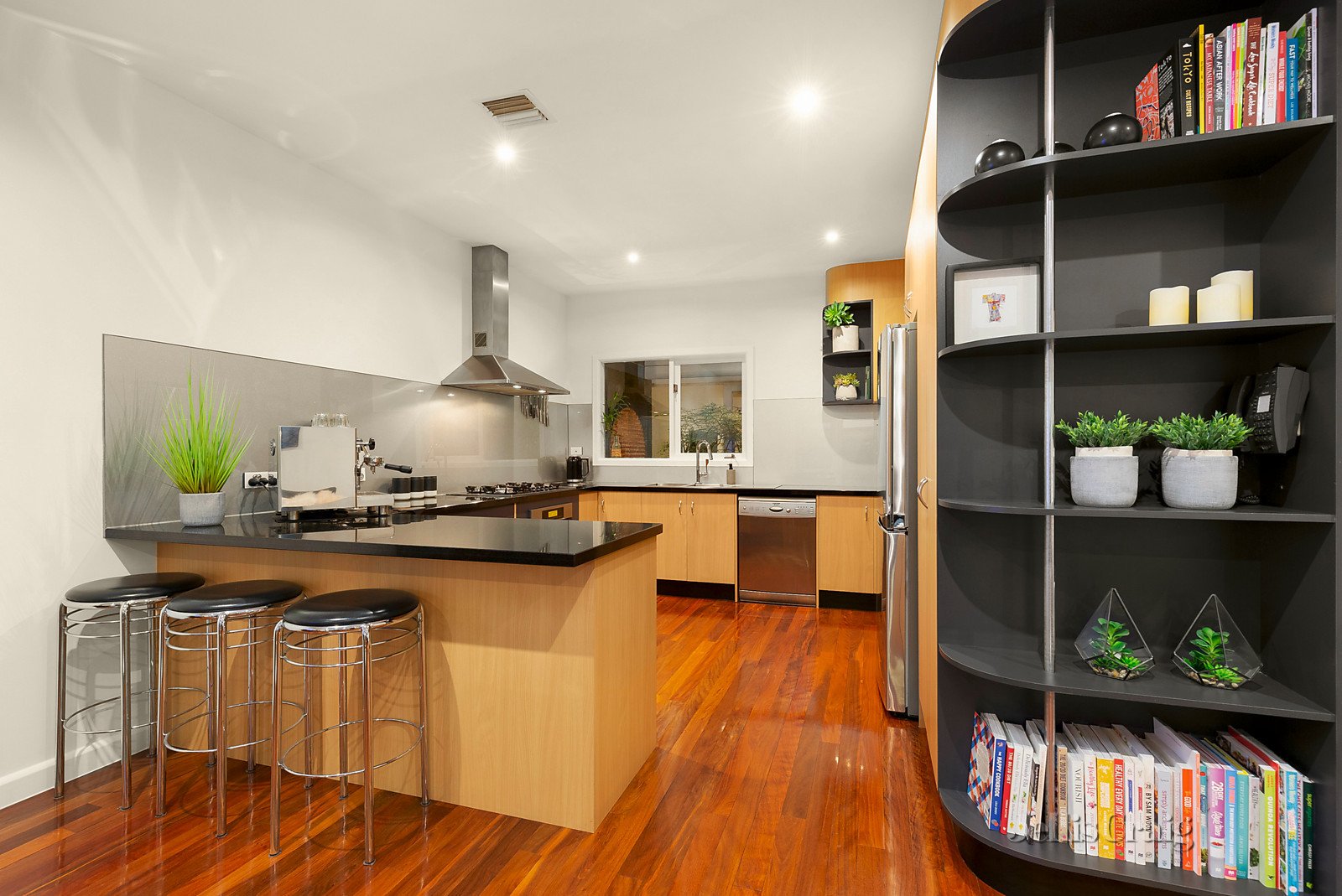 87 Bloomfield Road, Ascot Vale image 3