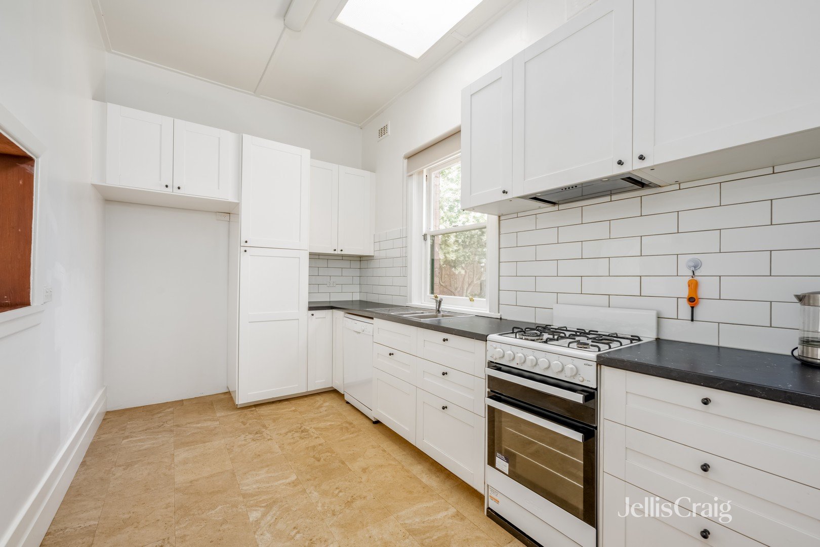 87 Clarence Street, Brunswick East image 3