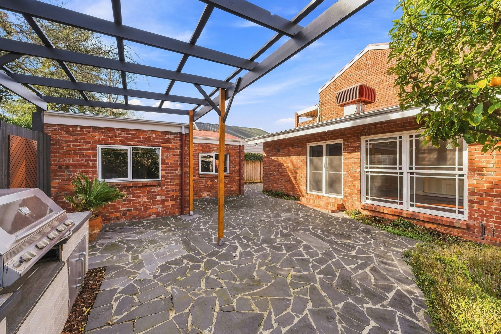 87 Edgevale Road, Kew image 8