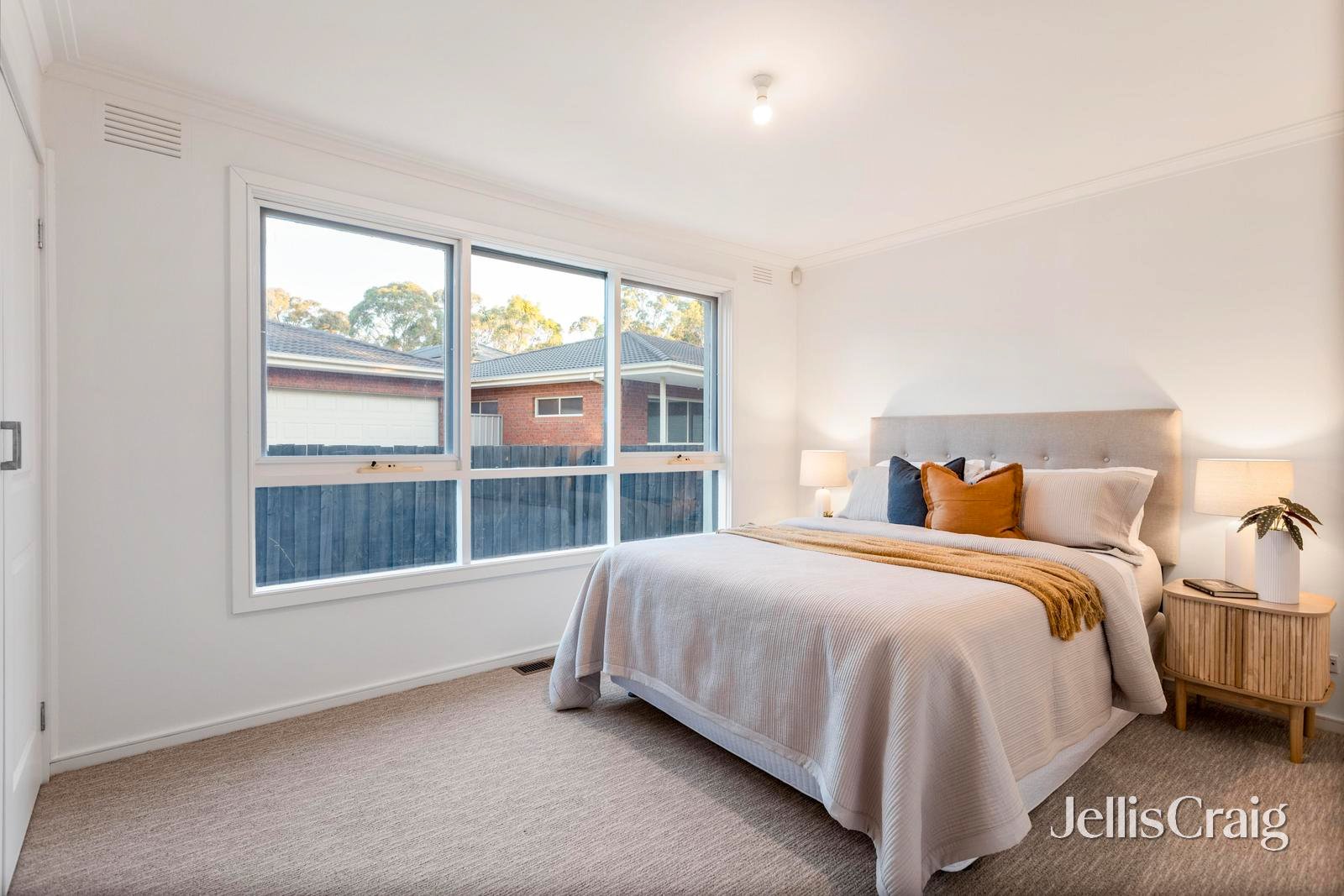 87 Esther Crescent, Mooroolbark image 6
