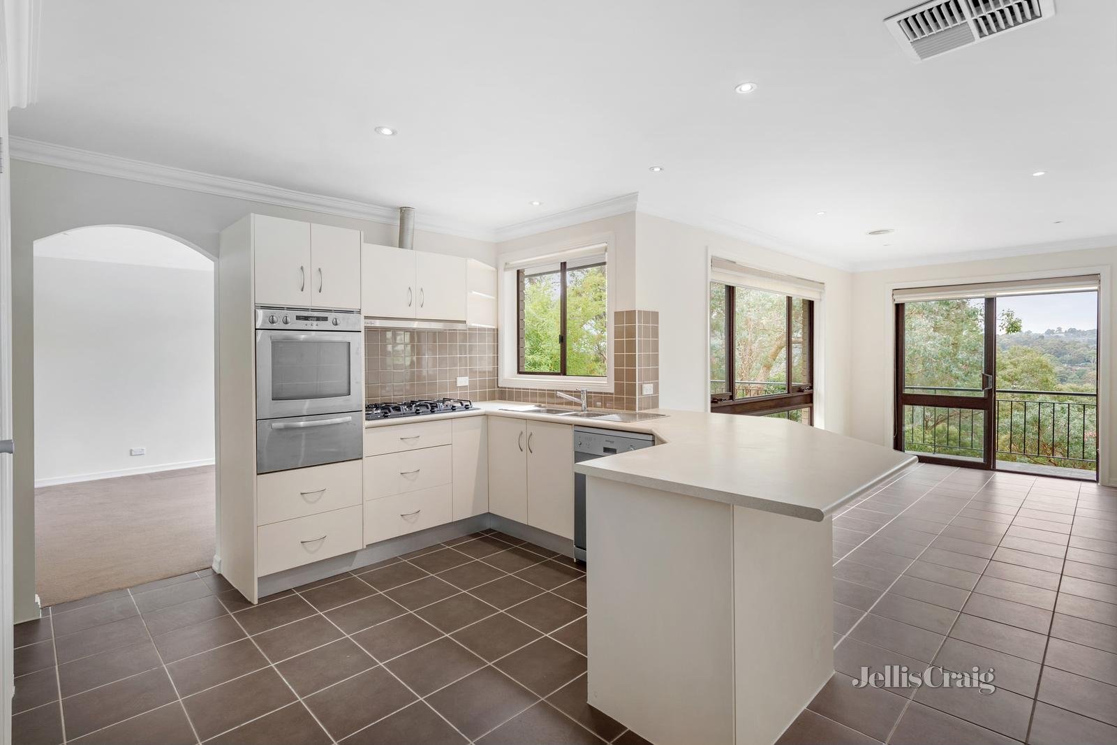 87 Glen Park Road, Eltham North image 3