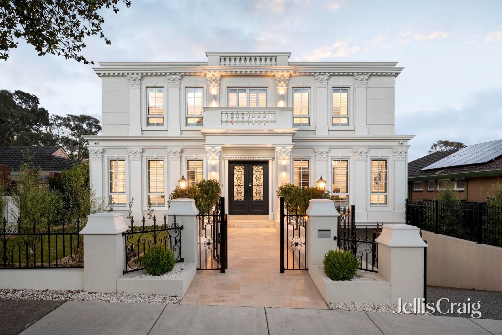 87 Hinkler Road East, Glen Waverley image 1