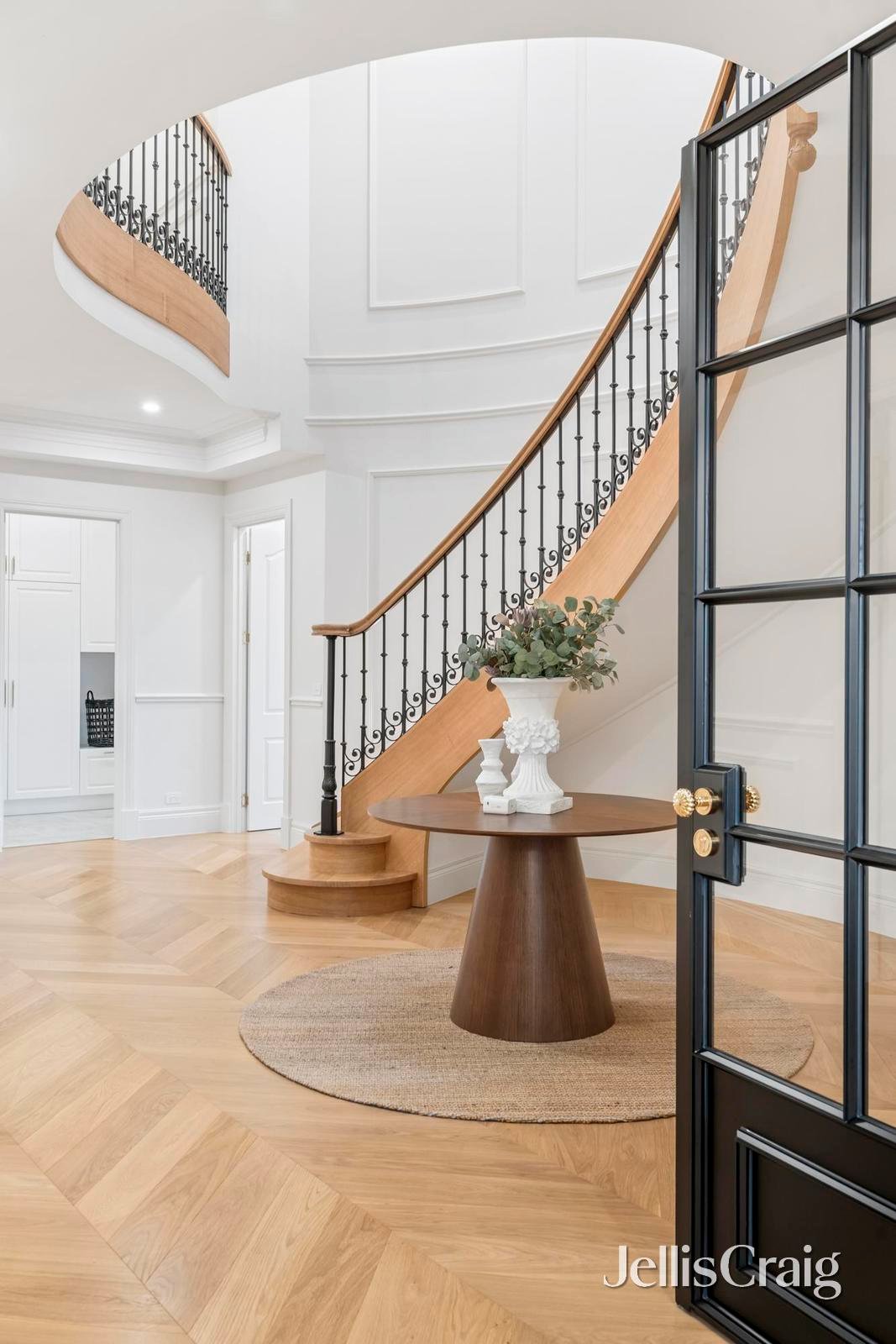 87 Hinkler Road East, Glen Waverley image 8