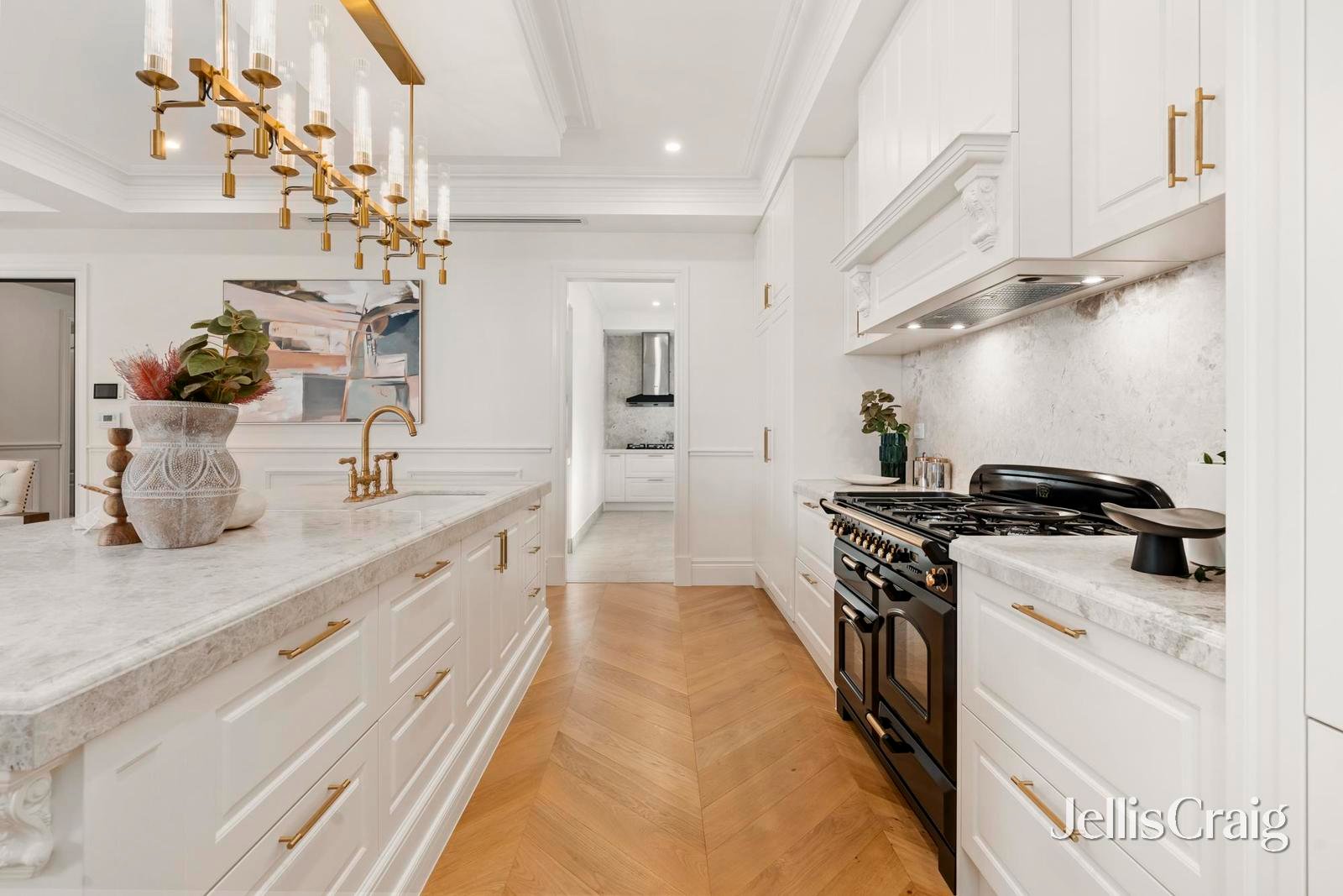 87 Hinkler Road East, Glen Waverley image 13