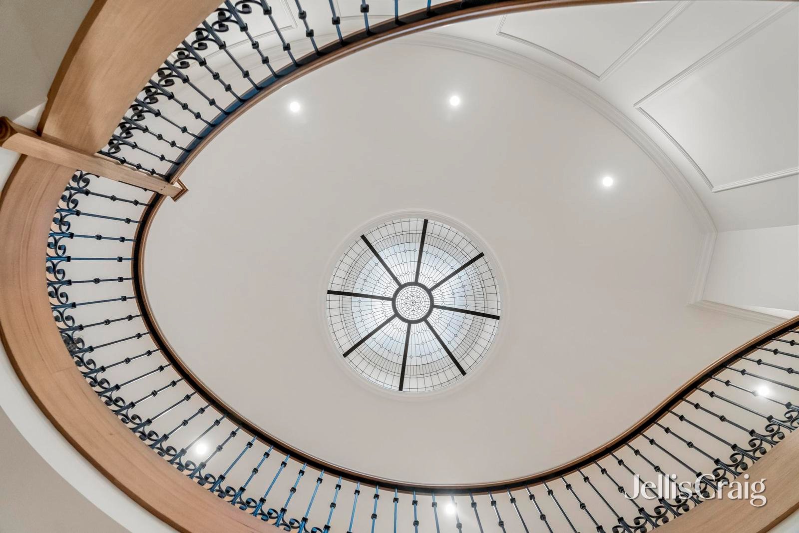 87 Hinkler Road East, Glen Waverley image 15