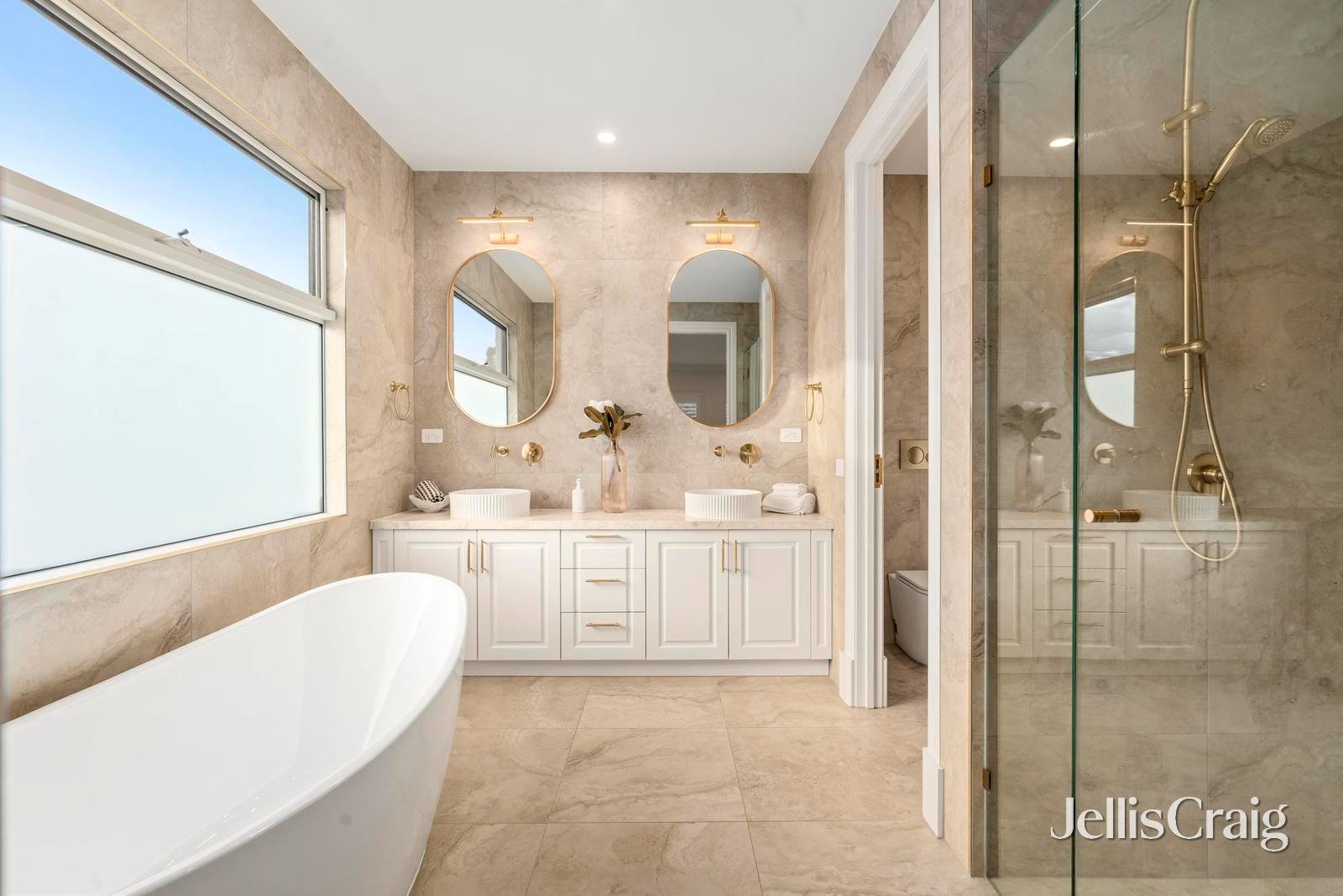 87 Hinkler Road East, Glen Waverley image 22