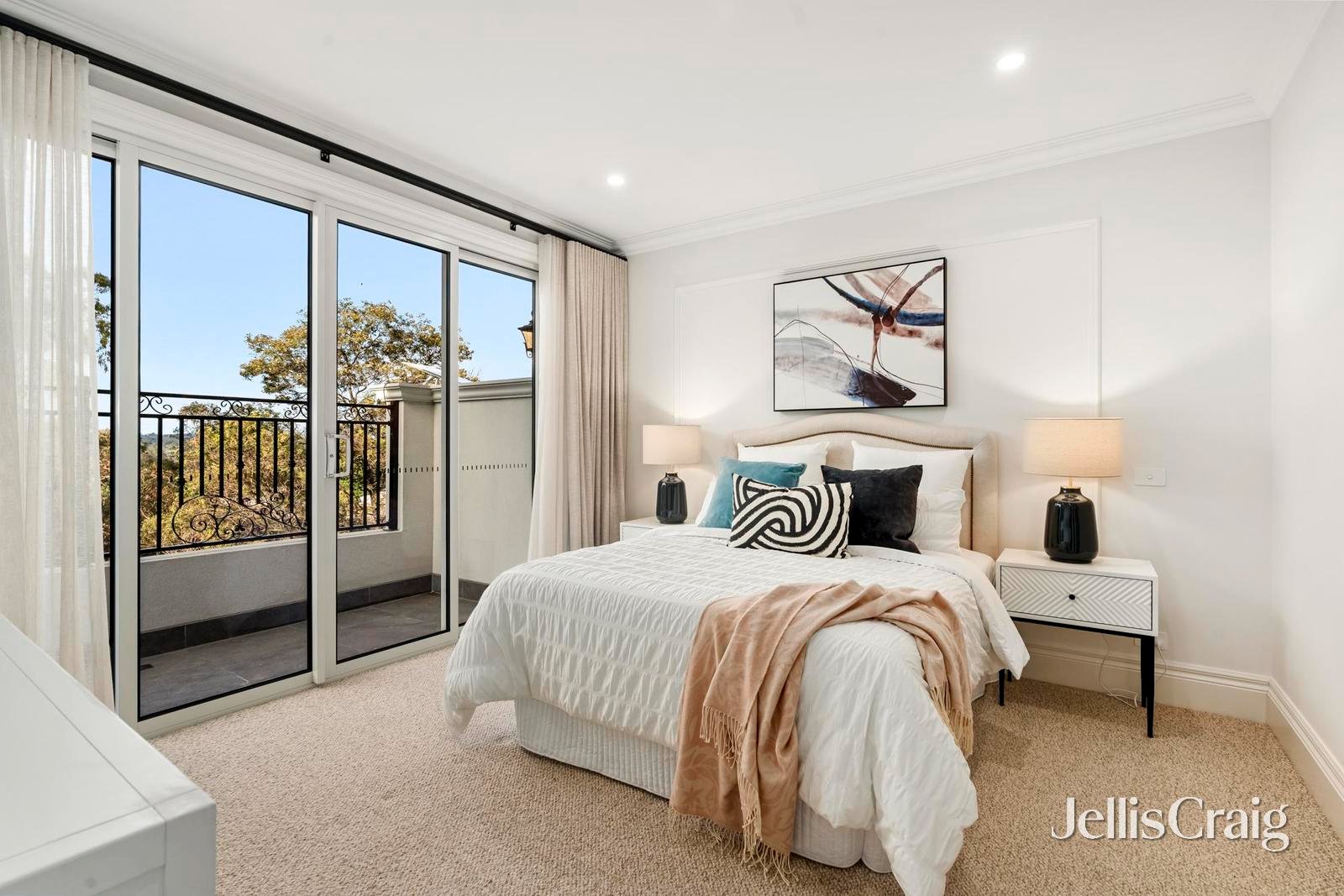 87 Hinkler Road East, Glen Waverley image 23