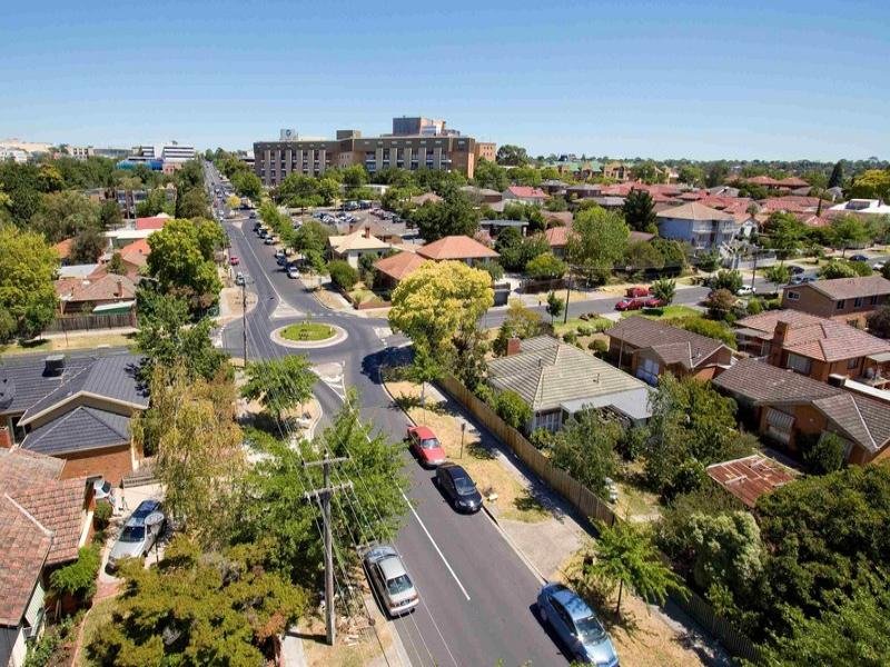 87 Nelson Road, Box Hill North image 2