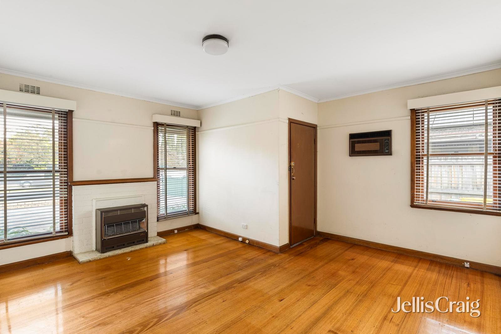 87 Oriel Road, Ivanhoe image 2