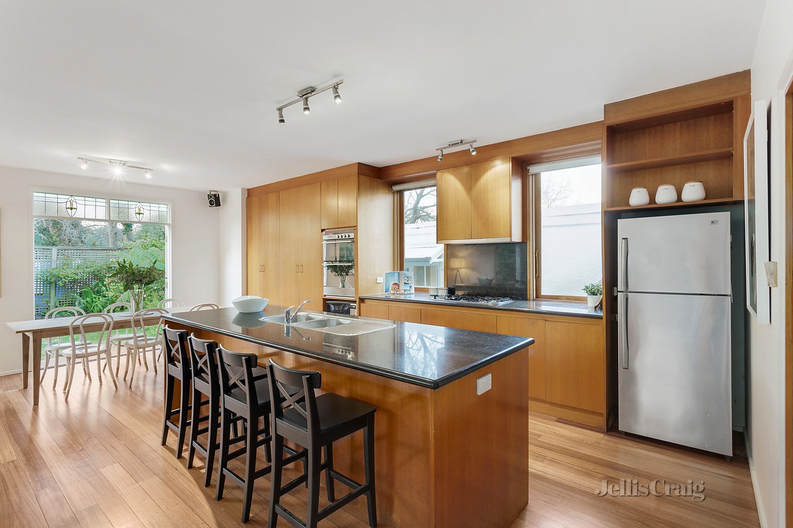 87 Prospect Hill Road, Camberwell image 3