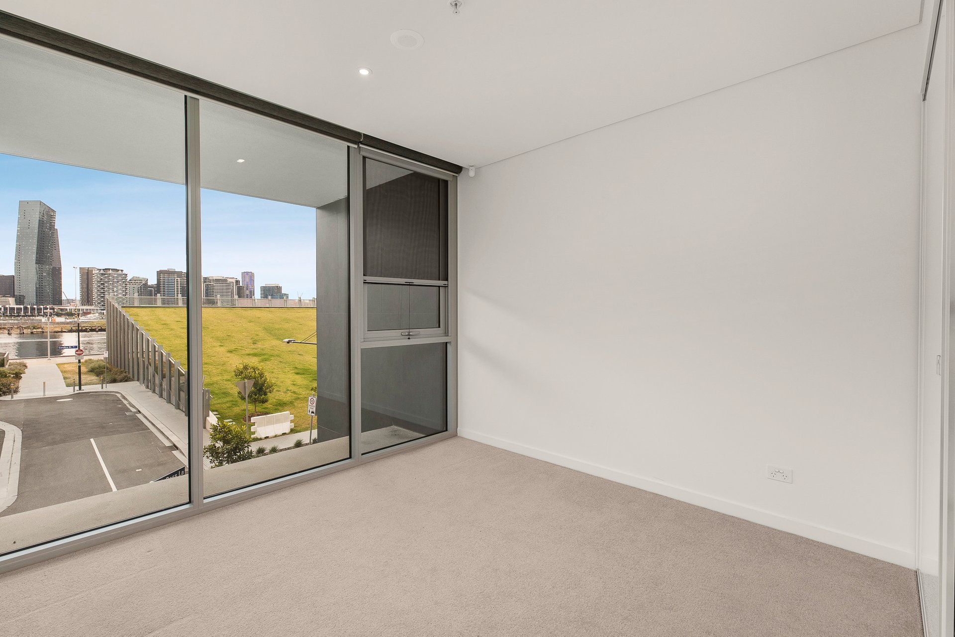 Property Gallery Thumbnail 6