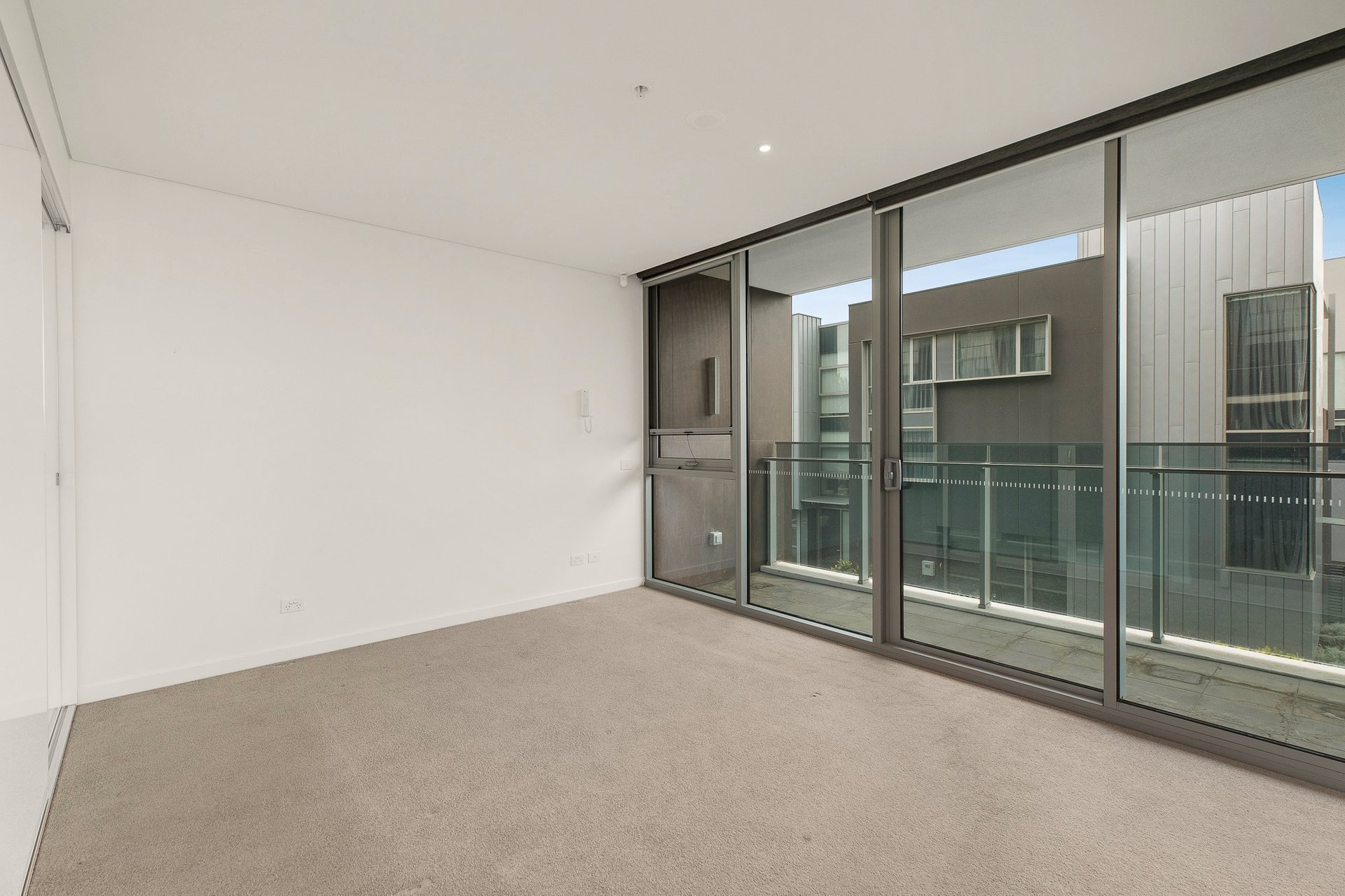 Property Gallery Thumbnail 7