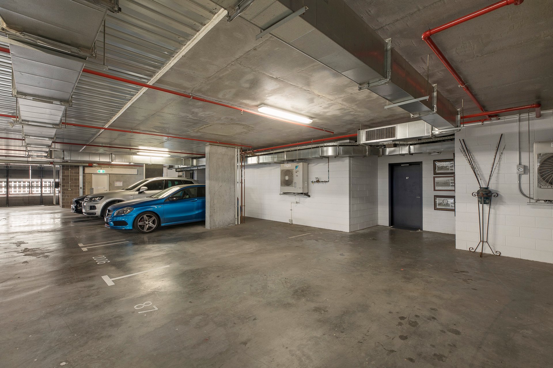 Property Gallery Thumbnail 9