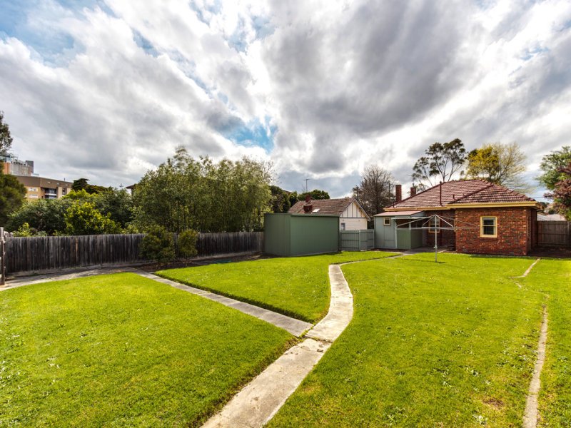 87 Thames Street, Box Hill image 3