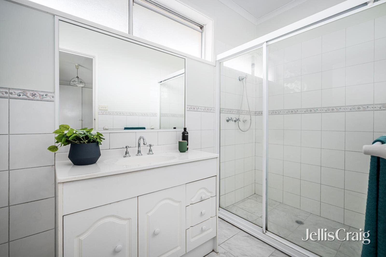 872 High Street Road, Glen Waverley image 6
