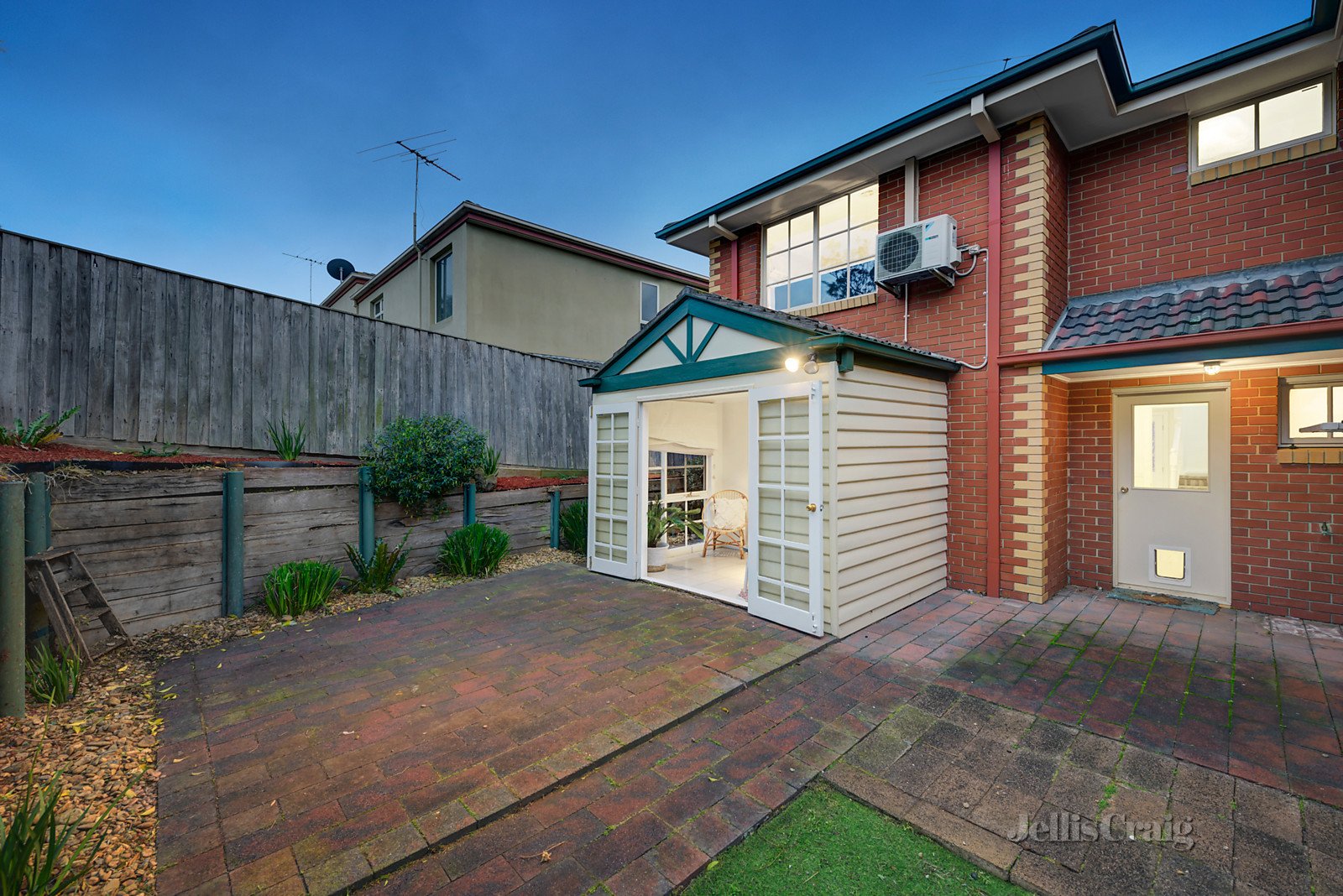 8/736-738 Warrigal Road, Malvern East image 7
