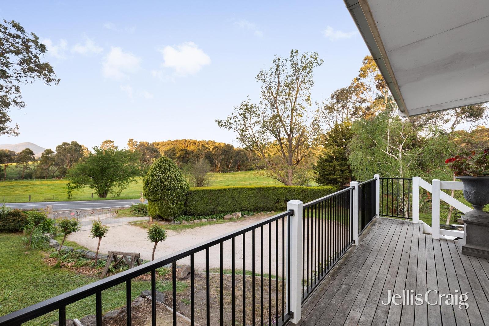 875 Arthurs Creek Road, Arthurs&nbsp;Creek image 2
