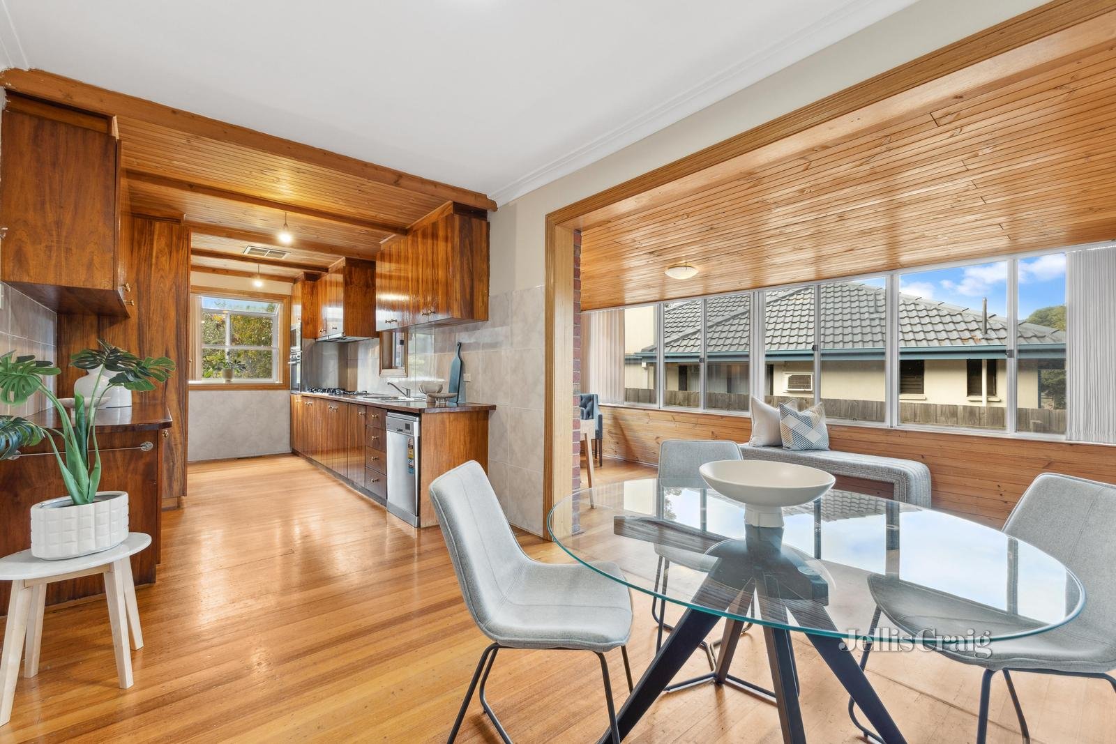 876 High Street Road, Glen Waverley image 4