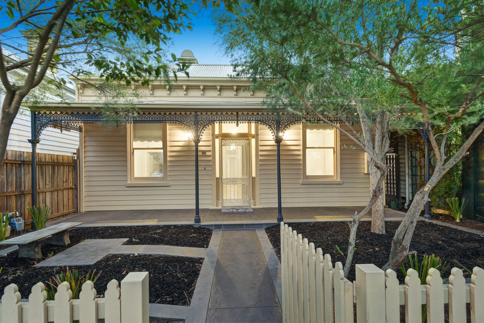 88 Canterbury Road, Middle Park image 1