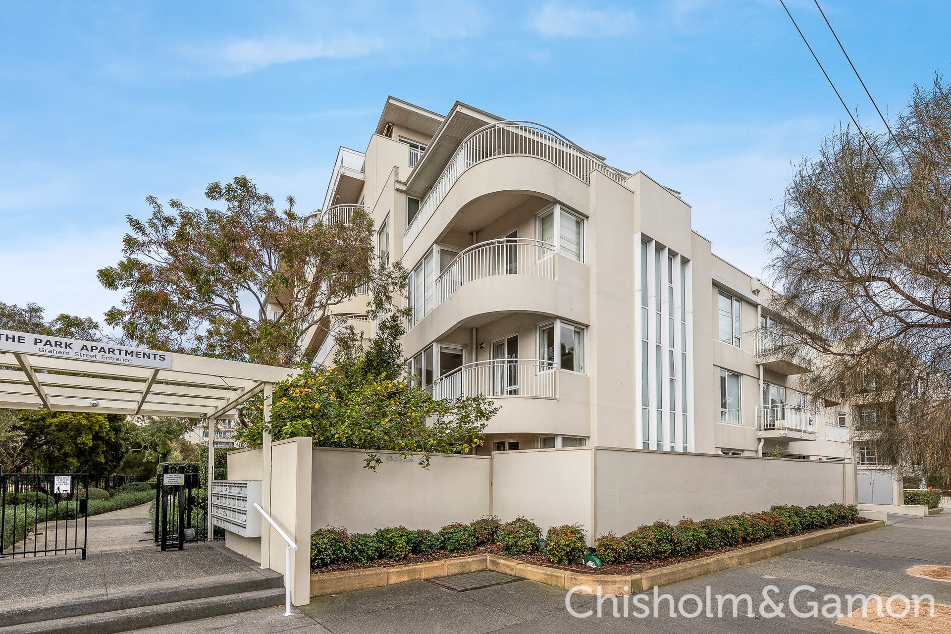 8/8 Graham Street, Port Melbourne image 2