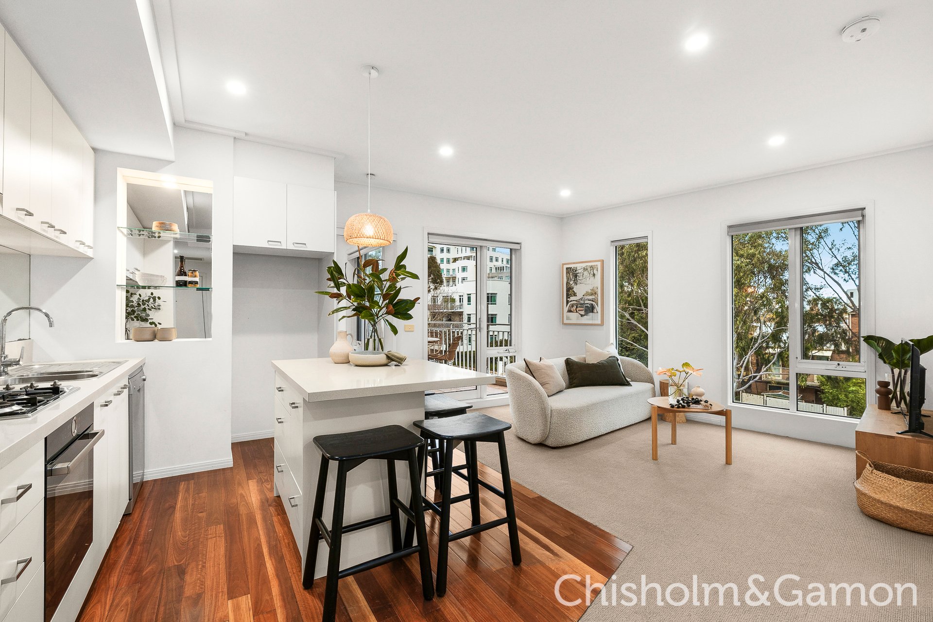 8/8 Graham Street, Port Melbourne image 3