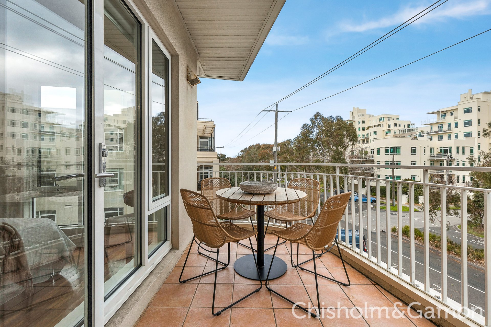 8/8 Graham Street, Port Melbourne image 4