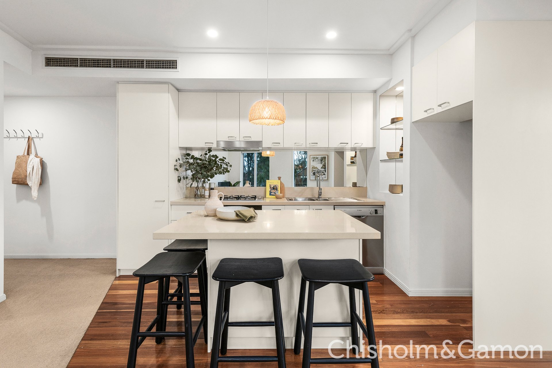 8/8 Graham Street, Port Melbourne image 8