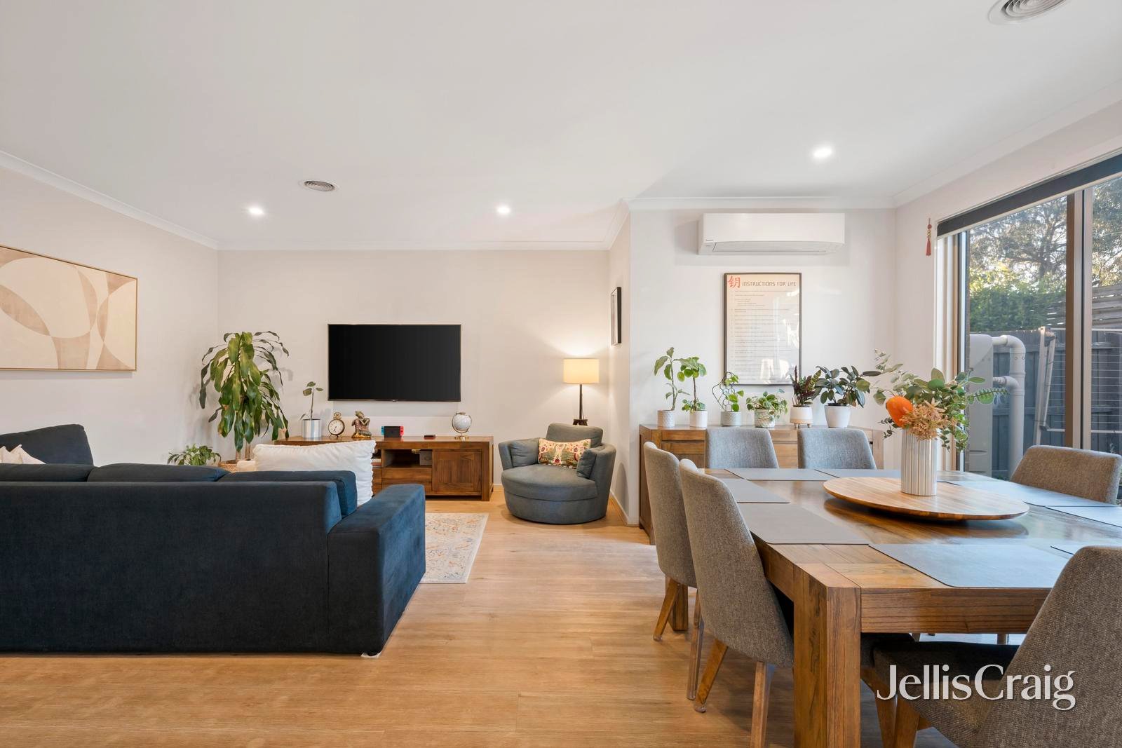8/8 Kauri Court, Croydon image 3
