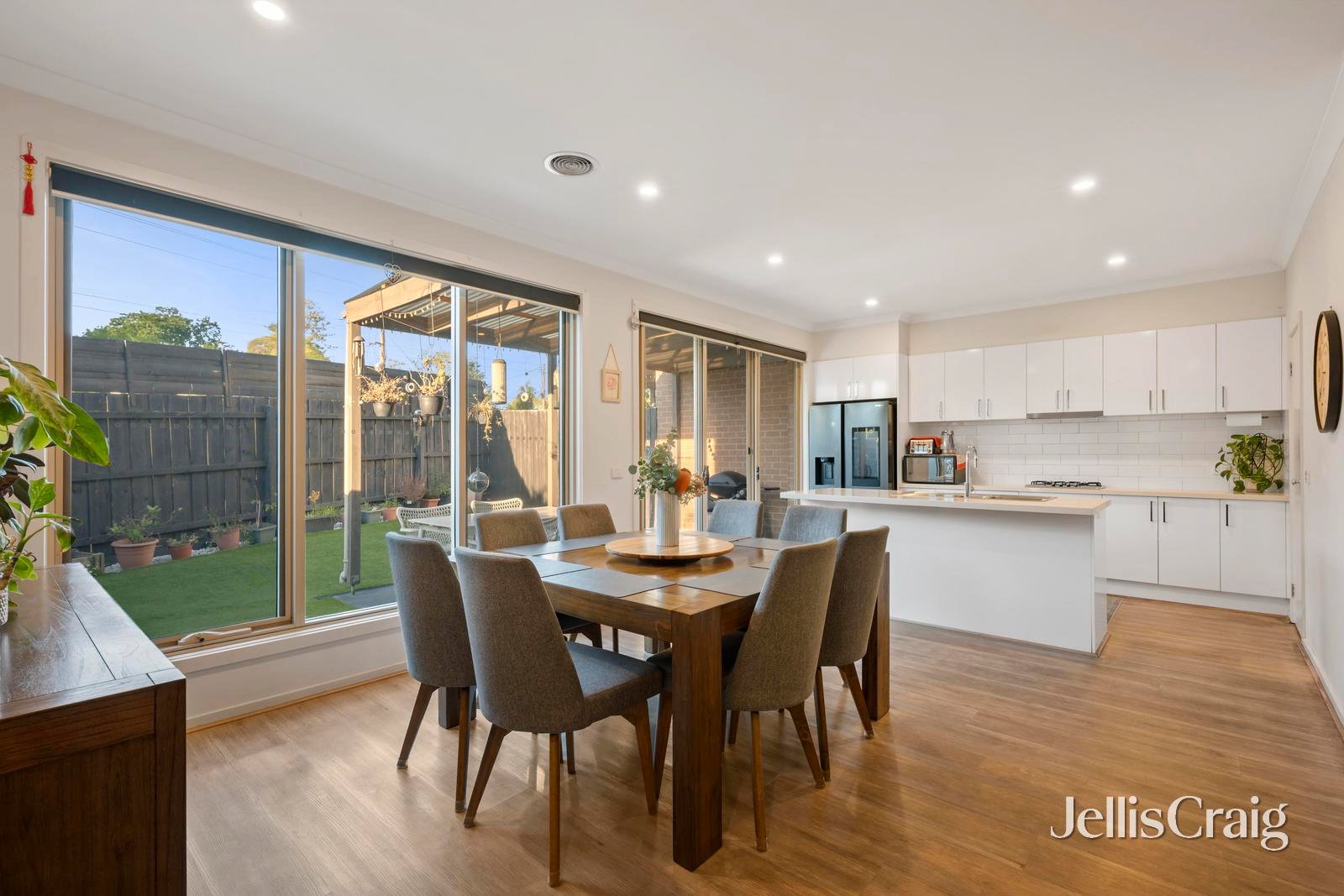 8/8 Kauri Court, Croydon image 4