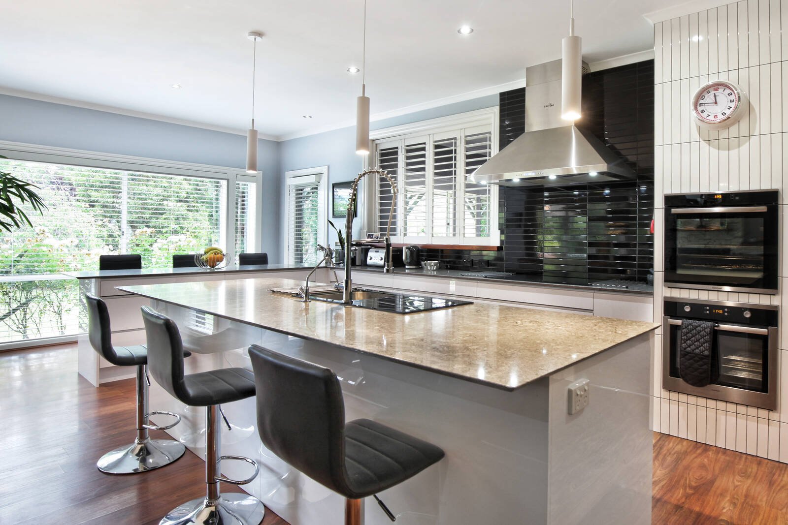 Property Gallery Thumbnail 3