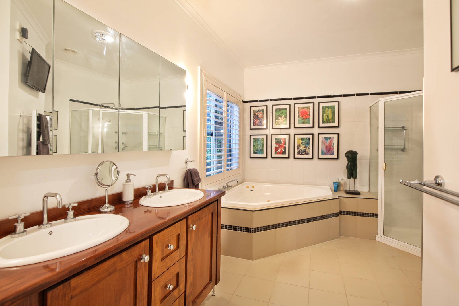 Property Gallery Thumbnail 11