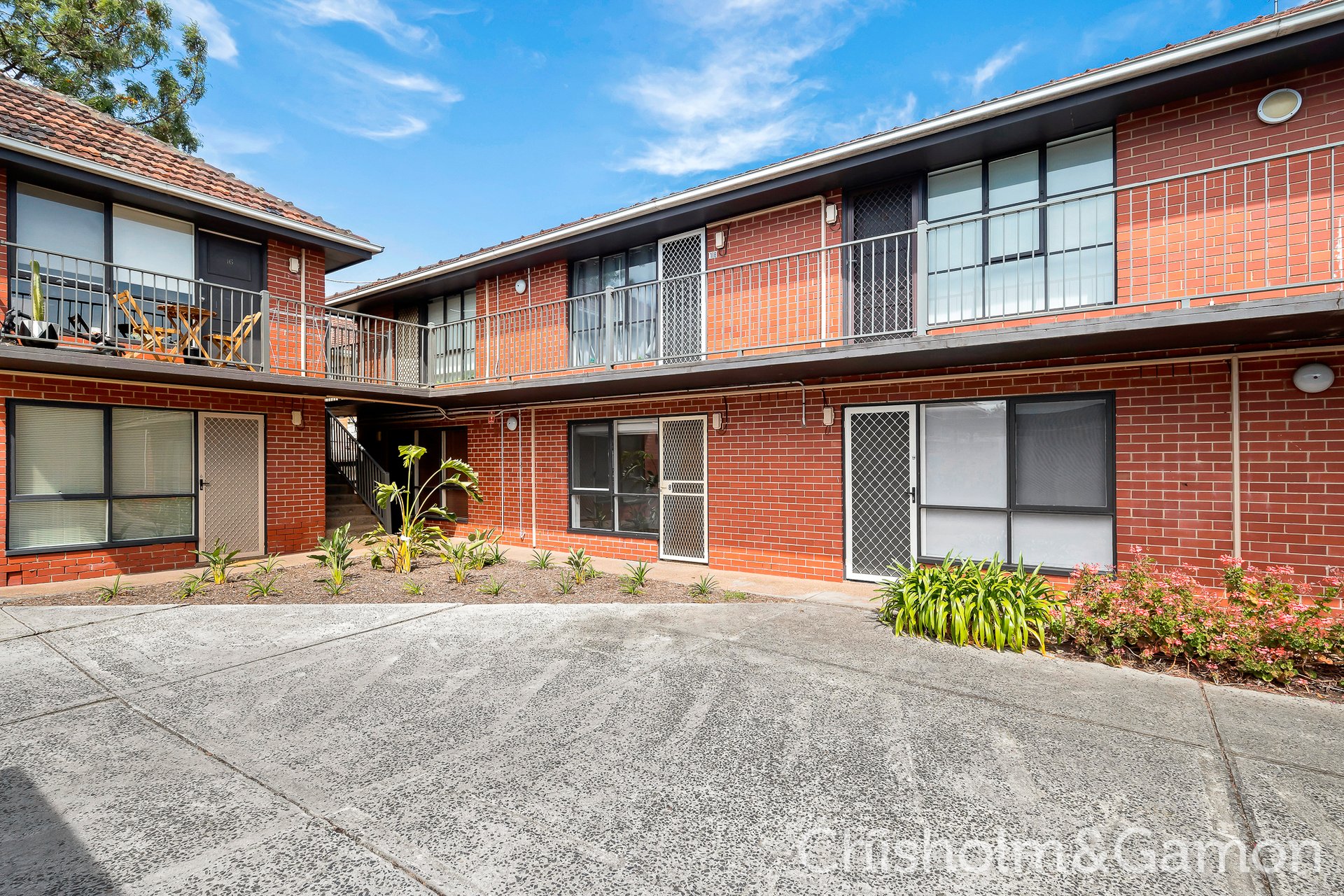 8/8 Robert Street, Elwood image 3