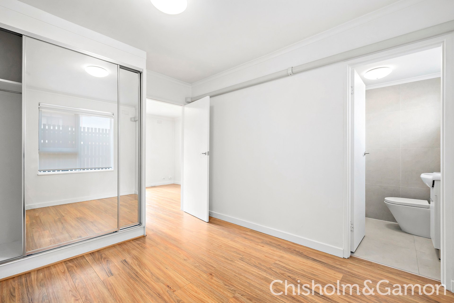8/8 Robert Street, Elwood image 5