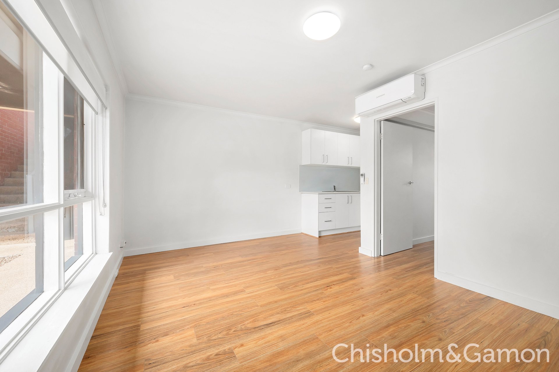 8/8 Robert Street, Elwood image 6