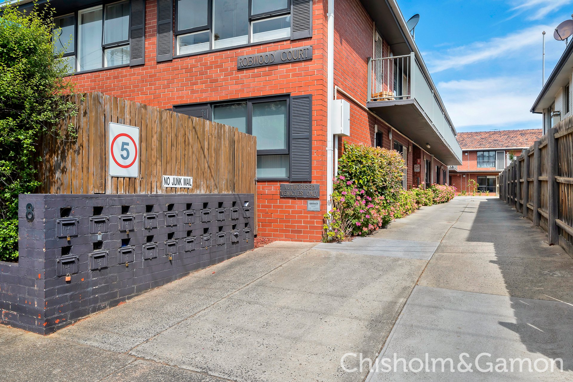 8/8 Robert Street, Elwood image 8
