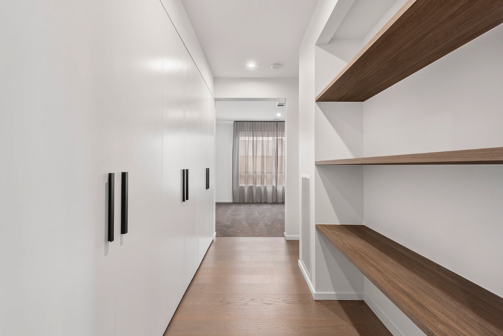 Property Gallery Thumbnail 6