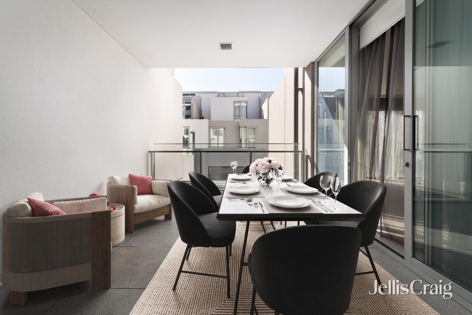 88 South Wharf Drive, Docklands image 3