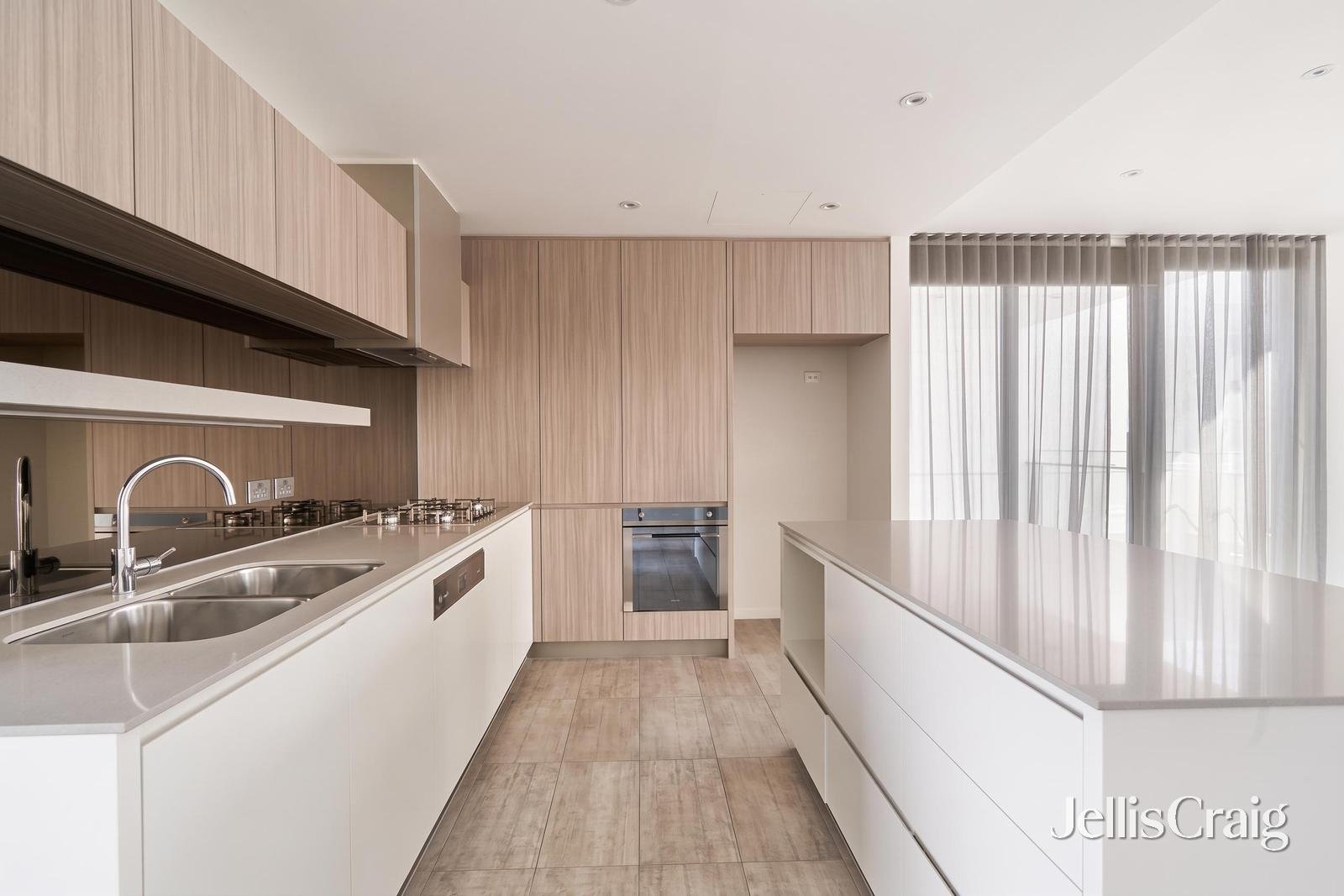 88 South Wharf Drive, Docklands image 4