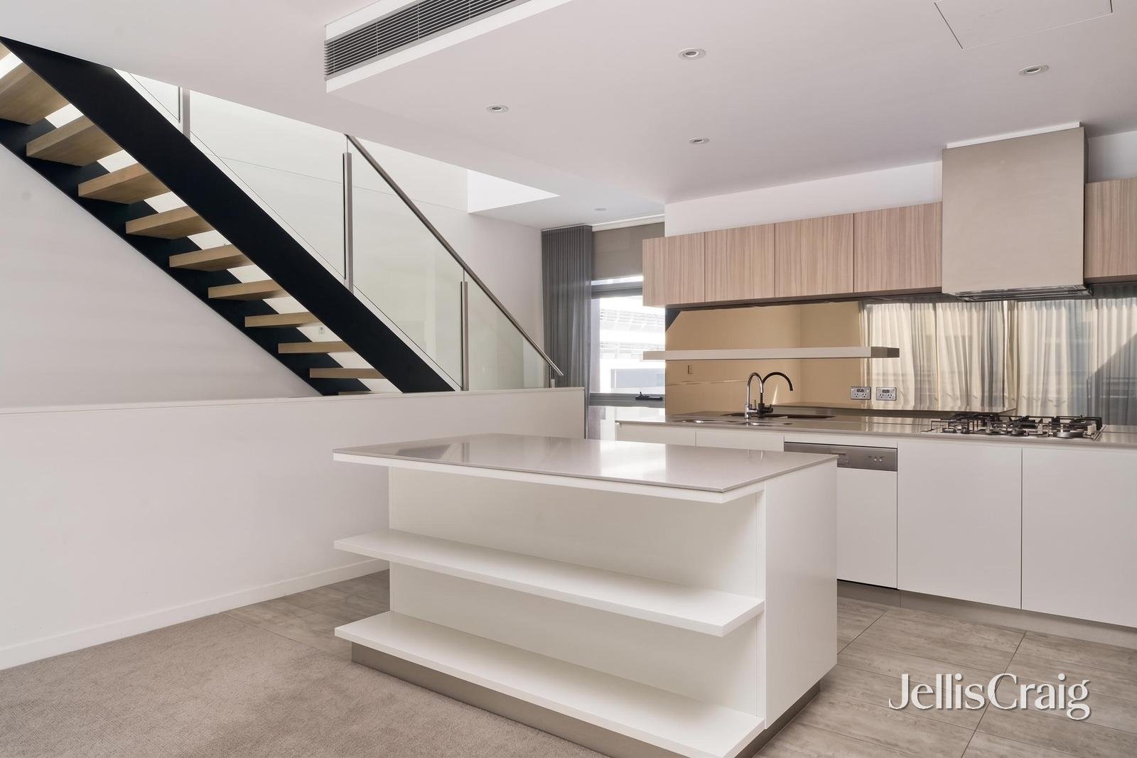88 South Wharf Drive, Docklands image 5