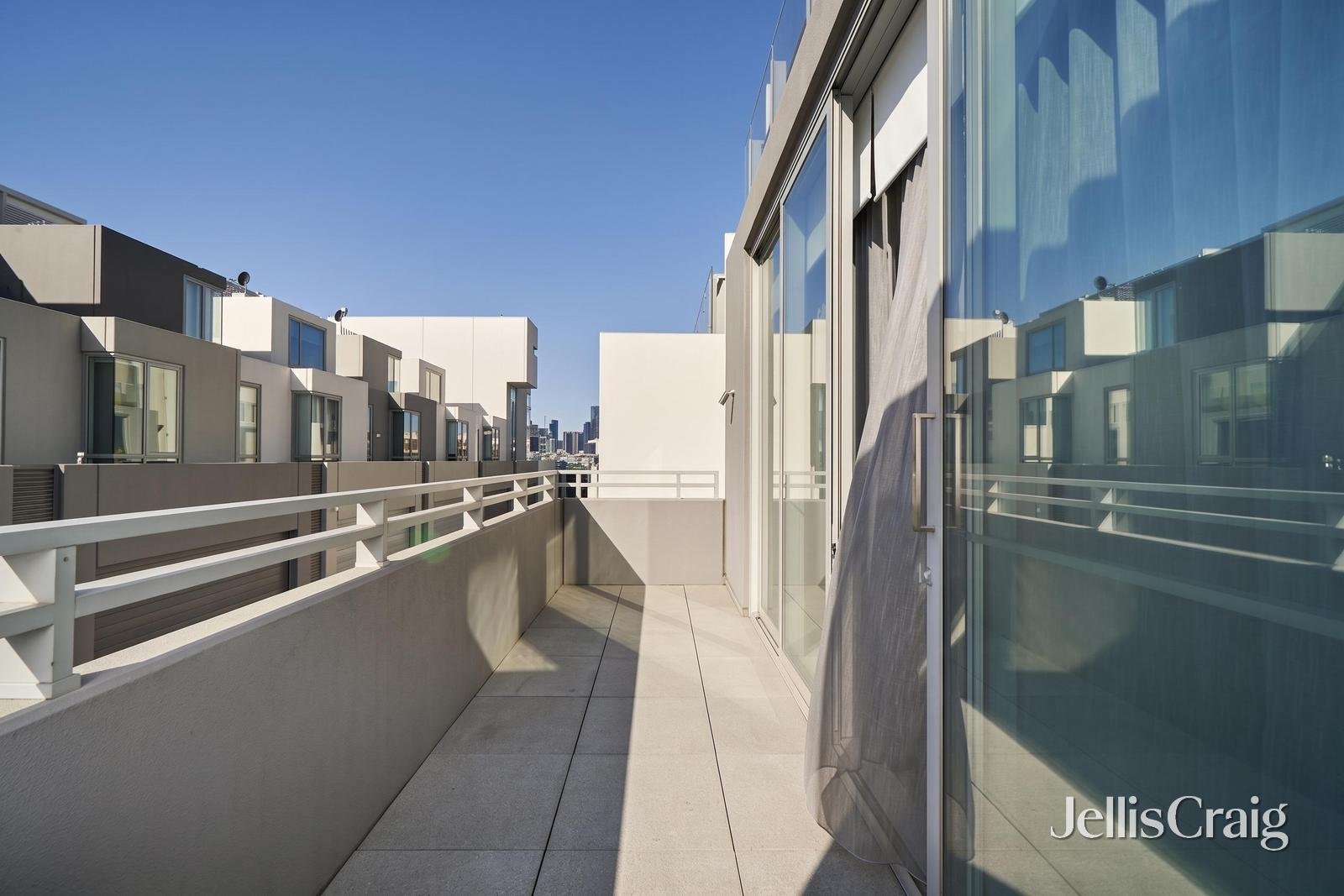 88 South Wharf Drive, Docklands image 13