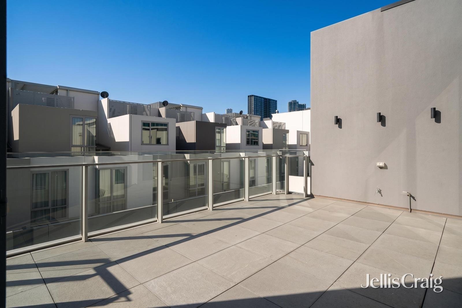 88 South Wharf Drive, Docklands image 14