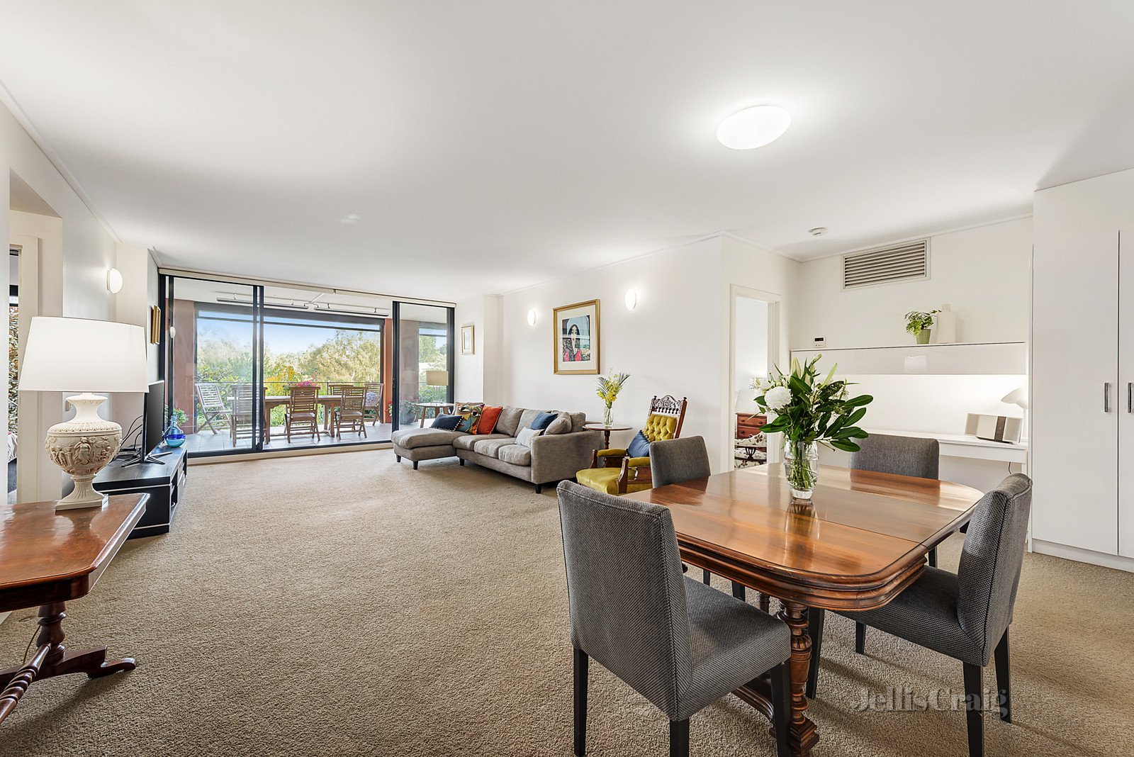 8/8 Wallen Road, Hawthorn image 5