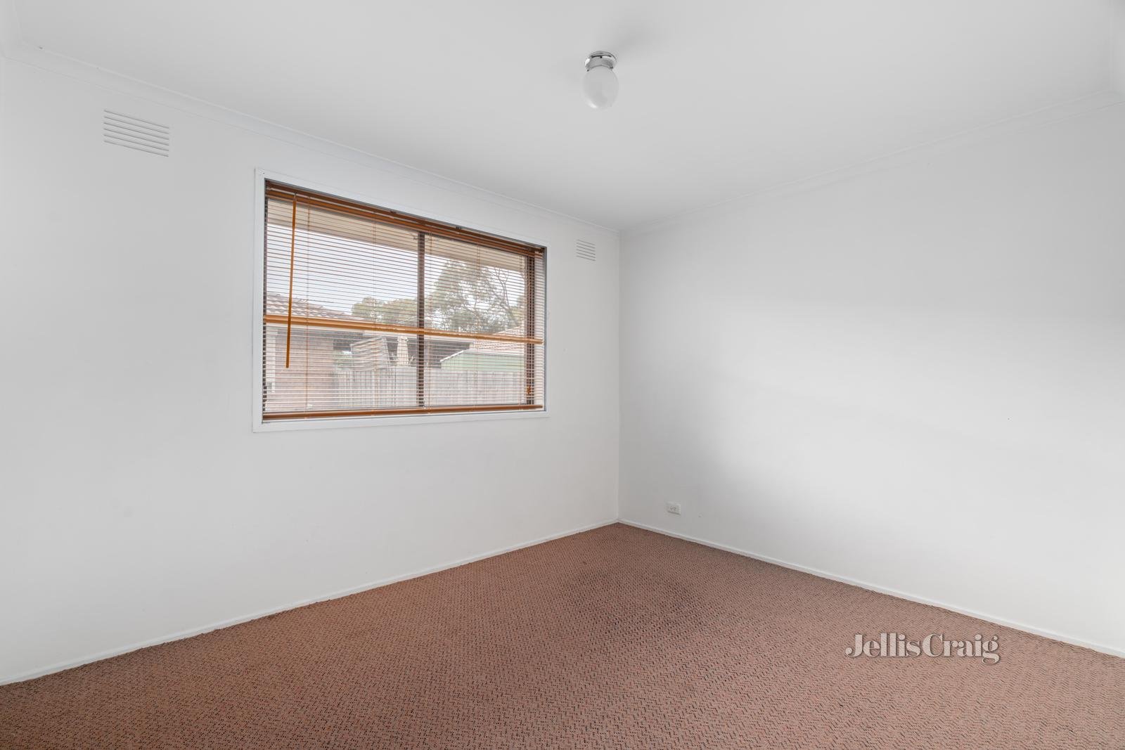 8/812 Plenty Road, South Morang image 5